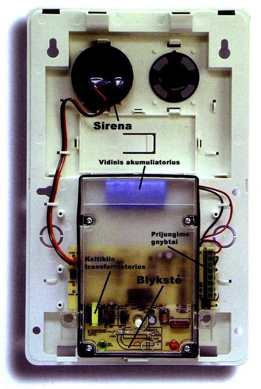 36 signalus. Sirena maitinimo įtampą gauna iš signalizacijos valdiklio. Jei dingsta maitinimo įtampa, sirena maitinama iš vidinio akumuliatoriaus ir įjungiama blykstė bei garsinis signalizatorius.