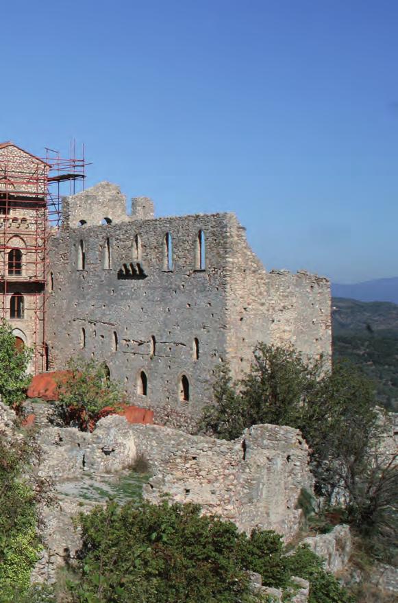 αργότερα. Διακοσμήθηκε με υψηλής τέχνης τοιχογραφίες από τουλάχιστον δύο ζωγράφους.