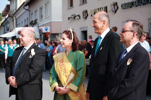 ne pa zakritih obrazov.