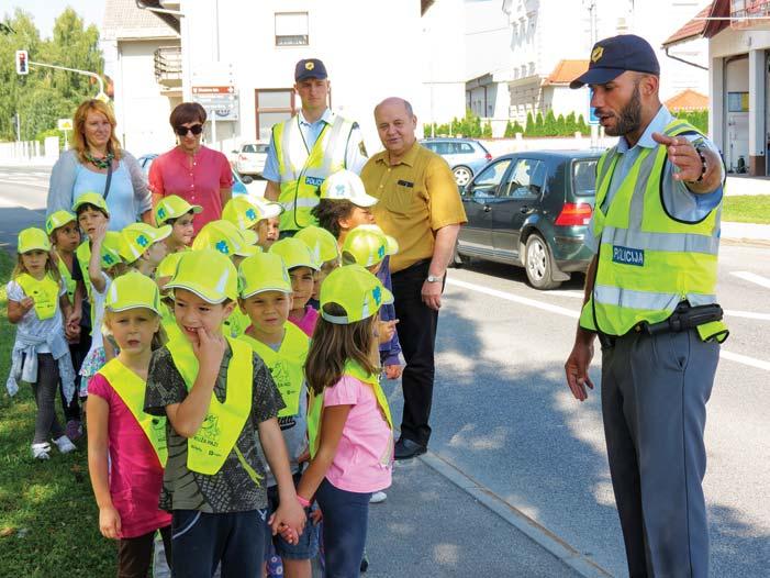 Policijska postaja Ribnica ob začetku šolskega leta z veliko resnostjo pristopi k različnim aktivnostim z namenom zagotavljanja čim večje varnosti otrok na poti v šolo in iz nje.