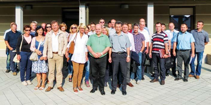 Redarji in inšpektorji na izobraževalnem seminarju v Ribnici Društvo mestnih, občinskih in medobčinskih inšpektorjev in nadzornikov Slovenije je v sodelovanju z občinsko službo MIR, Občino Ribnica in