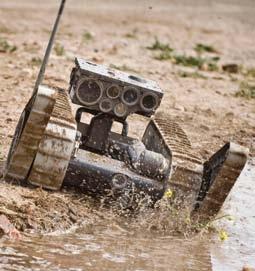Американските единици во Ирак и во Авганистан користат повеќе роботи за набљудување и извидување.