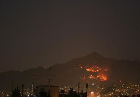 ότι μπορεί να είναι εξαιρετικά καταστροφικές σκοτώνοντας ανθρώπους και καταστρέφοντας σπίτια.