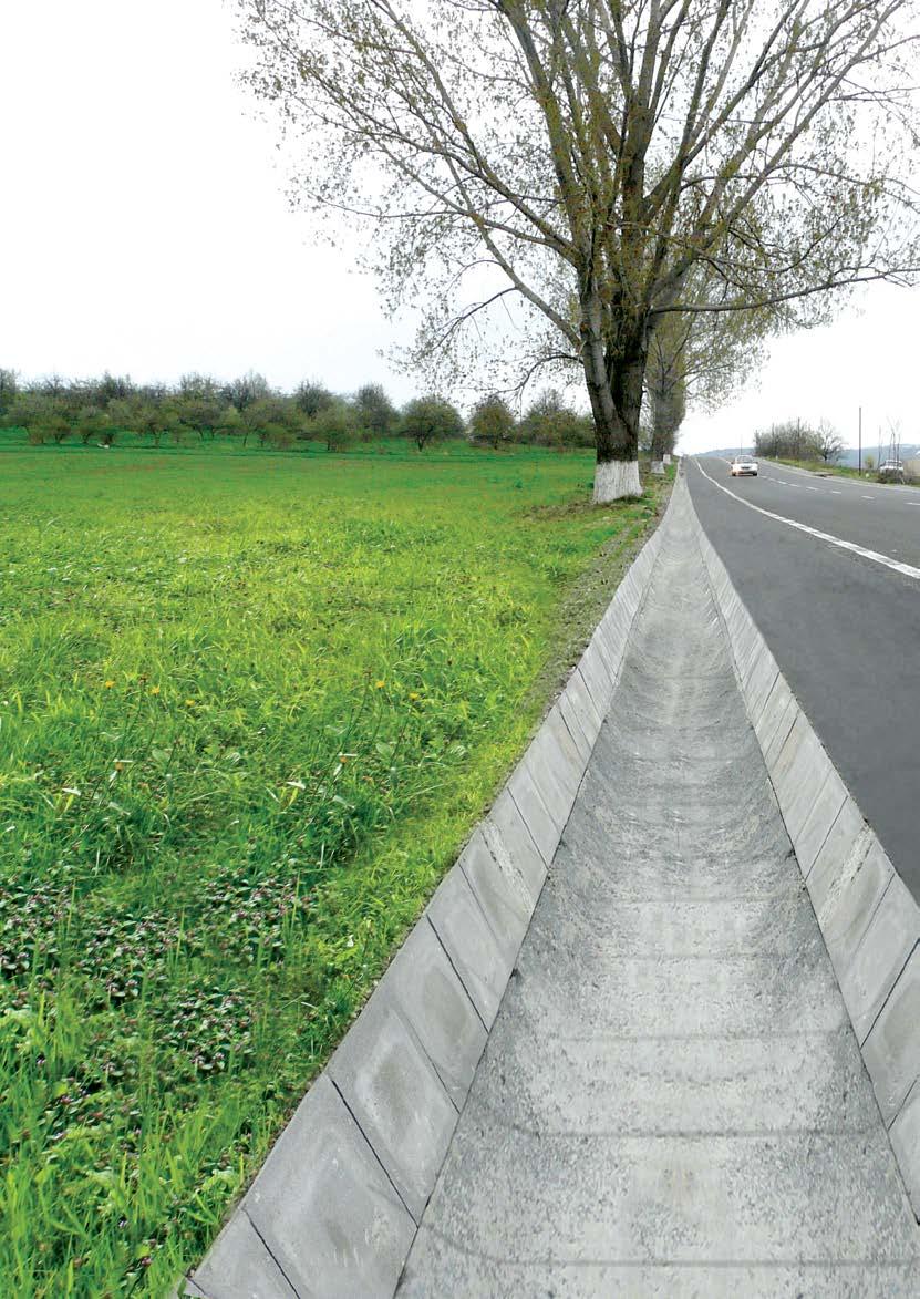 Rigole Rigolele de la Semmelrock Stein + Design au suprafața din beton aparent și pot fi utilizate pentru realizarea jgheaburilor folosite la