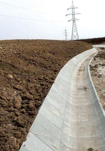 Conform normelor de calitate ale canalelor de evacuare din beton prefabricat tip rigolă (SR EN 1433:2003 şi SR EN 1433:2003/ A1:2006) sunt admise deviaţii de ± 2 mm la dimensiunile în plan, respectiv