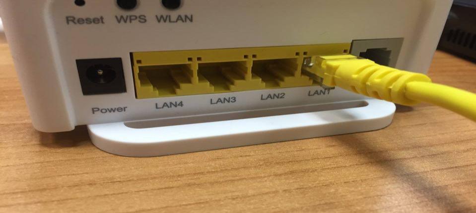 Σύνδεση με καλώδιο Ethernet Βήματα 1 ο Βήμα: Συνδέουμε το