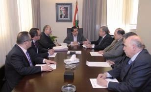 السنة اخلامسة / السبت / 1 آذار / 2014 العدد 1426 8 اقتüصاد 8 التقى نقابة اأUصحاب الüصناعات الورقية الحاج حùسن: لدعم ورعاية القطاعات الإنتاجية استقبل وزير الصناعة حسين الحاج حسن وفدا من نقابة أصحاب