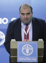 وأعلن الحاج حسن أنه»لدى متابعة هذا الملف تبي ن الحاج حسن مجتمعا إلى وفد نقابة الصناعات الورقية )داالتي ونهرا( خالل اللقاء في غرفة بيروت أمس له أن لدى ال??وزارة دراس?