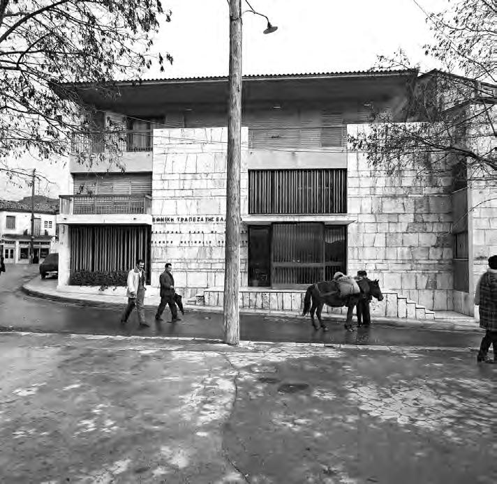 19 29 ερμηνεύοντας με διακριτικότητα και σχεδιαστική φινέτσα τα στοιχεία του τοπικού λεξιλογίου που αρθρώνουν το κτίσμα με τον ιστορικό οικισμό.