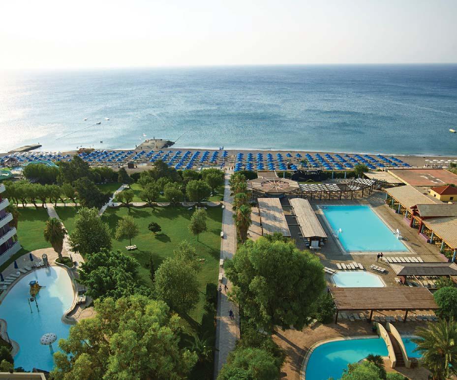Το Esperides Beach βρίσκεται στην ανατολική πλευρά της Ρόδου, πάνω στην παραλία, 3 χλμ από το Φαληράκι και 12 χλμ από την πόλη.