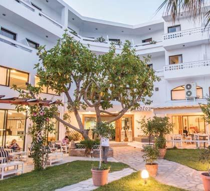 Το AEOLOS BAY μπορεί να σας υποσχεθεί απόδραση από τη ρουτίνα, περιήγηση στον ονειρικό κόσμο της χαλάρωσης και της απόλαυσης που προσφέρει ο μεγάλος σκιερός απάνεμος κήπος του, η μοναδική πισίνα αλλά