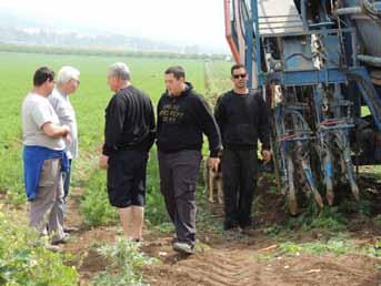 גד"ש הממוצע של מחר בגד ש העמק, שותפות של הקיבוצים גבת, שריד ורמת דוד, רואים חשיבות בהטמעת טכנולוגיות ותוכנות מחשב שיהפכו את המידע נגיש לכל אנשי הצוות.