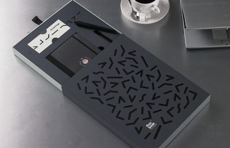 00005 TECHNICAL DETAILS Now the magic of Flexbook note-taking comes in the perfect gift box, with the signature of k2design, Greece s multi awarded design firm, comprising: A top quality box made to