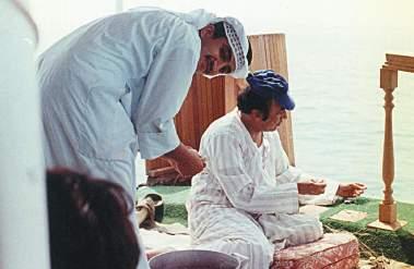 130 مع زوجته ووالدها مهمد ذياب الخش