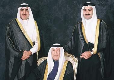 141 مع ابنيه عبد