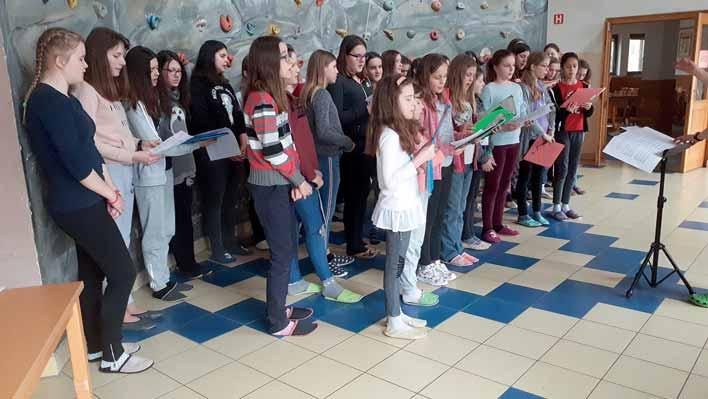 OD VRTCA DO ŠOLE Intenzivne pevske vaje V petek, 16. 3. 2018, smo člani Mladinskega pevskega zbora Osnovne šole dr.