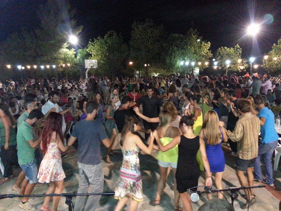 Οι πρώτοι τρείς κάθε κατηγορίας λαµβάνουν έπαθλο κύπελο µετάλλιο όλοι οι συµµετέχοντες τιµητικό έπαθλο Ø Εικαστικό