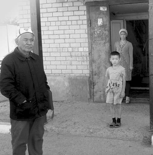 «Неге осынша баланы тудың», «неге ойланбайсың» деген сарындағы жазбалардан лияның балалары да қысылатын болса керек.