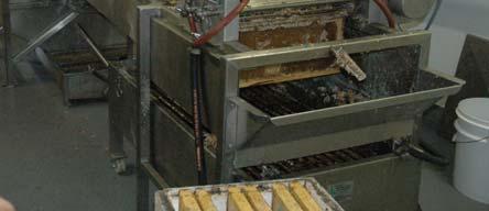 Sursele de contaminare a mierii pe filiera recoltarii, conditionarii, depozitarii: - materiale,