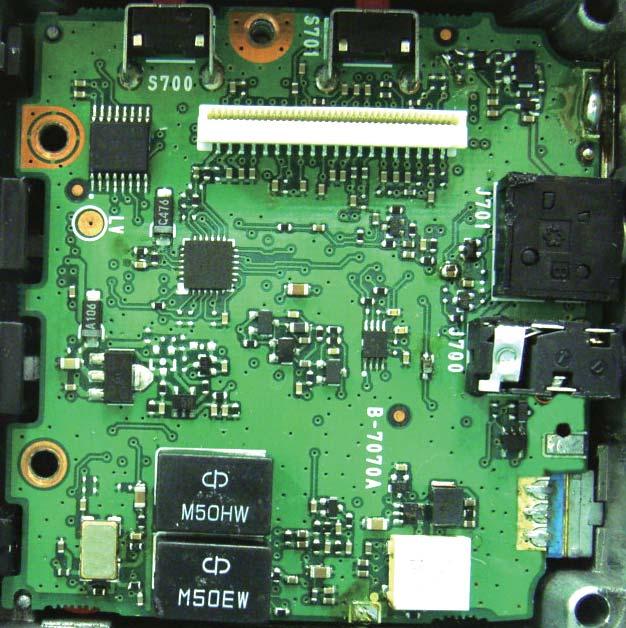 (BOTTOM VIEW) (Q700) FM/WFM MODE ITCH (Q0) DISCRIMINATOR (X00) ND IF MIXER (WFM) (Q) ND IF (WFM) (Q) D/A CONVERTER (IC00) DETECT VOLTAGE SELETCOR (BATTERY/DC-IN)