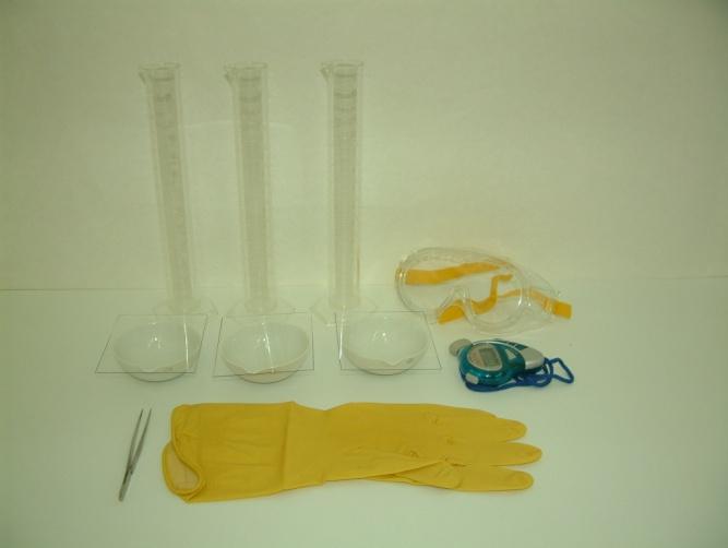 K b Ba 2 OH BaOH jonai: Amoniako molekulė vandenyje veikia kaip bazė, pritraukia H + joną, ir susidaro NH 4 + ir OH - NH 3 (d) + H 2 O(s) NH 4 + (aq) + OH - (aq) K b Amoniako pk b = 4,75, tai