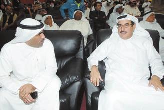 موضي احلمود وبحضور ممثلها نائب رئيس مجلس االدارة عميد املعهد العالي للفنون املسرحية د.