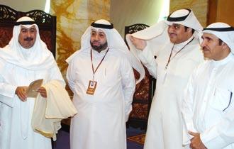 اقتصاد الثالثاء مارس أكد خالل اجللسة الثانية في اليوم الثاني للمؤمتر االقتصادي التنموي أن % من اخلطة موجهة للتنمية البشرية البصيري: احلكومة قدمت أولوية ملجلس األمة لم يقر منها سوى كشف وزير املواصالت
