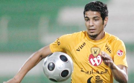 وفي نفس السياق اليزال يواصل املدافع عامر املعتوق رحلة العالج أكد تلقيه عدة عروض من أندية بحرينية وقطرية وسعودية التي يبدو أنها ستطول كثيرا وسيغيب على اثرها عن مباراتي الدوري املمتاز املقبلتني أمام