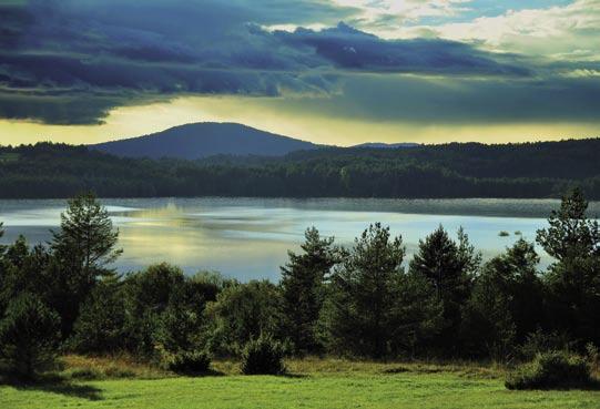 Presihajoče Palško jezero Park vojaške zgodovine, Pivka Park vojaške zgodovine, Pivka, podmornica P-913 PIVKA Rodovitnost skritega življenja Reka Pivka je kraška ponikalnica, ki je dala ime tako