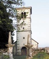 Martina prezbiterij z gotskimi rebri in freske iz leta 1464, ali se mu pogled ustavi na starograjski razvalini Šilentabor, kjer je bil leta 1471 pozidan grad in protiturška utrdba. Cerkev sv.