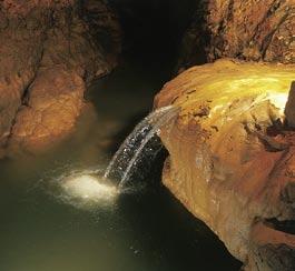 JAMA PEKEL Šempeter v Savinjski dolini Ena redkih turističnih jam na Štajerskem je tudi jama Pekel, stara več kot tri milijone let. Ta čarobna kraška jama je sredi Spodnje Savinjske doline.
