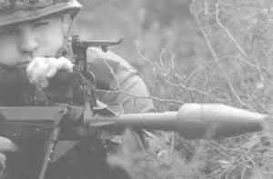 Vēlme apgādāt karavīrus ar vieglākiem ieročiem un mazināt kaujas uzkabes masu ievērojami mazināja šauteņu granātu izmantošanu.