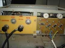 Comparativ cu un transformator ce funcționează la 50 Hz, la aceeași putere nominală, un transformator la 50 khz va avea volumul redus de 12 ori, masa de 17 ori, pierderile de putere de 25 de ori.