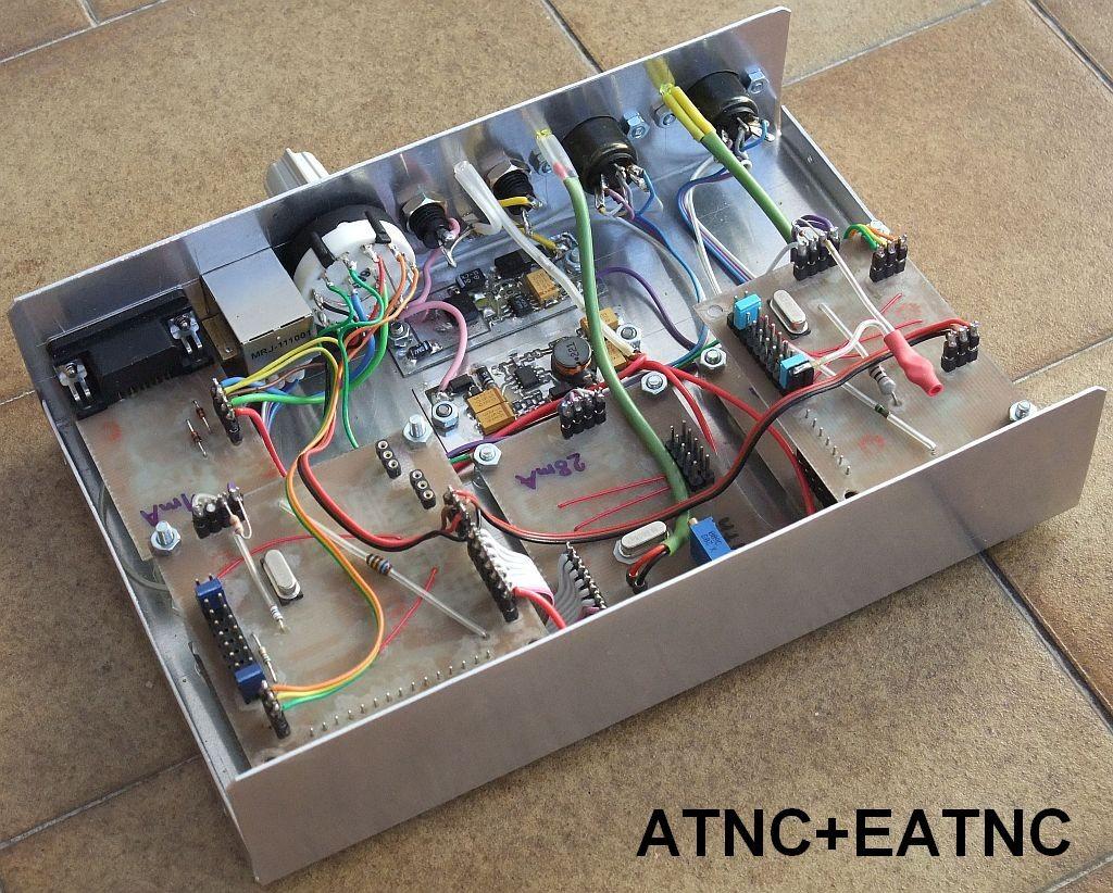 V osnovno enoto ATNC+EATNC je vgrajena tudi preprosta telemetrija. Prvi telemetrijski vhod TLM1 je tako pri ATNCju kot pri EATNCju vezan na izhod za S-meter (AGC) radijske postaje.