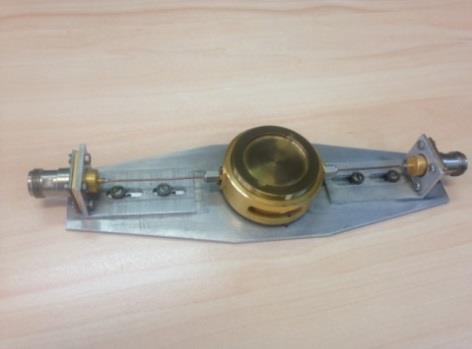 pentru ecranarea elementelor de circuit si reducerea interferentelor electromagnetice asociate circuitelor si sistemelor de radiofreventa si de microunde.
