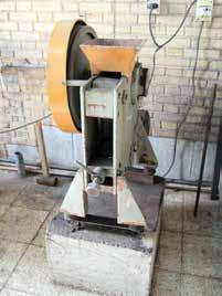 سنگ شکن فکی Jaw Crusher ایران )دانش فرآوران( : خردایش اولیه سنگ ها سنگ شکن فکی Crusher( )Jaw از نوع سنگ شکن های اولیه می باشد که در معادن مختلف مورد استفاده قرار می گیرند.