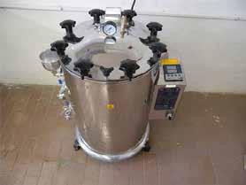 آزمایشگاه زراعت اتوکالو اتوکالو یا دستگاه استریل کننده با بخار یک محفظه دارای فشار است که در آن از بخار اشباع شده برای افزایش دما جهت استریلیزاسیون استفاده می شود.