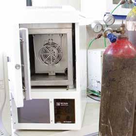 GC (Gas Chromatography) مدل دستگاه موجود در آزمایشگاه Gostar Teif ساخت ایران می باشد.