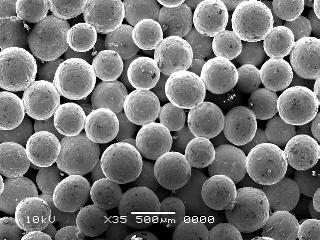 3 a. b. c. Fig. 1. Structuri pereabile sinterizate din: a.