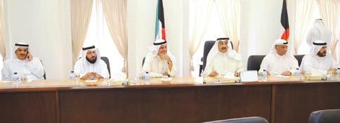 الثورات العربية: الرئيس جاسم اخلرافي مترئسا االجتماع التشاوري ومحاطا بنائبه عبداهلل الرومي ود.