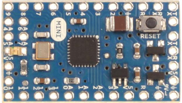 Krmiljenje mikrokrmilniškega modula Arduino in njegova uporaba pri komunikaciji z ostalimi napravami Stran 19 Tudi ta model je zelo krhek in ga lahko hitro zlomimo, zato je potrebno biti previden.