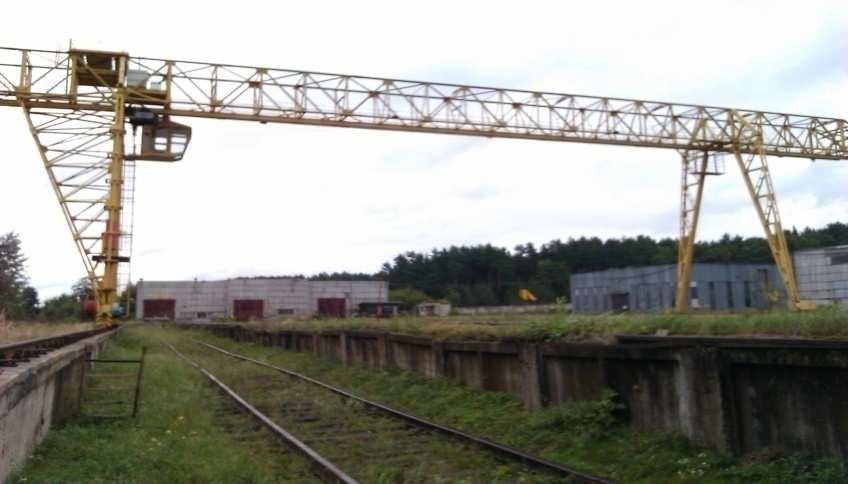 metalin tilto konstrukcija Metalin konstrukcijos ožinio krano tiltas gali atlaikyti dideles apkrovas (iki 100tonų), atstumas tarp kojų 40 metrų.