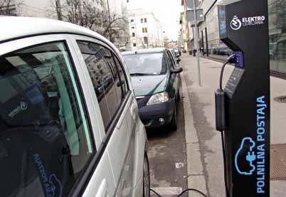 ElektriËni avtomobili, ki bi imeli zmogljivosti, primerljive s klasiënimi avtomobili, so bili do zdaj tehniëno neuresniëljivi.