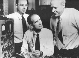 Bell Labs, 1948 Walter Houser Brattain, John Bardeen, William Bradford Shockley Nobelova nagrada za fiziku 1956 The integrated circuit was first conceived by a radar scientist, Geoffrey