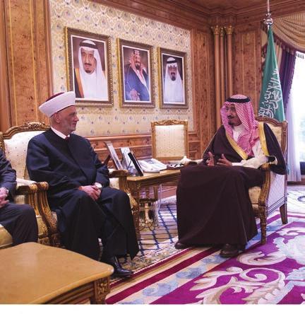 وكان يف اSستقب``ال املل``ك املف``دى اأيده اهلل Uصاح``ب الùسم``و الأم`ير فيüص``ل بن حممد بن Sسع``ود الكبر وUصاحب الùسمو امللكي الأم`ير خال``د ب``ن بن``در ب``ن عبدالعزي``ز رئيù ``س الSستخب``ارات