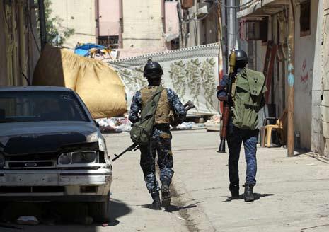 وال`ف` ü `ص`ائ`ل املعارVضة ب```رع```اي```ة اي``````ران ح``ل``ي``ف``ة دمûشق وقطر الداعمة للمعارVضة. وغ`داة التفجر يتواUصل ارتفاع ع```دد ال` `ض`ح`اي`ا وغ`ال`ب`ي`ت`ه`م من اهايل الفوعة وكفريا.