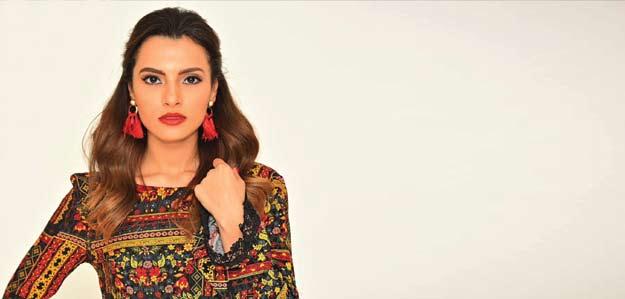 ae املكتب الرئيùسي اأبوظبي : هاتف: 4488300 فاكùس: 4488436 دبي: هاتف: 2217155 فاكùس: 2210070 العني : هاتف: 7663631 فاكùس: 7666518 املراSسالت: Uص.ب :505 email:editors@alfajrnews.ae منزل فاخر مقابل 2.