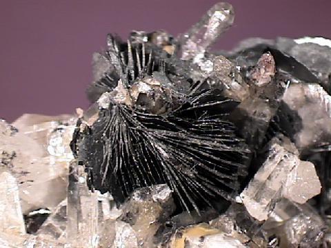 90 hematit a Fe 2 O 3 B eff = 51.6T 0.