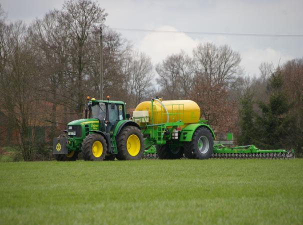 MANAGEMENTUL ȘI FERTILIZAREA SOLULUI Un management eficient al solului în condițiile schimbărilor climatice are în vedere, în primul rând, menținerea, restaurarea și creșterea rezervei de carbon din