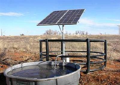 Folosirea energiei solare în fermă sub forma energiei fotovoltaice Prin tehnologia fotovoltaică energia solară este transformată direct în energie electrică, pe baza proprietăților apecifice ale unor